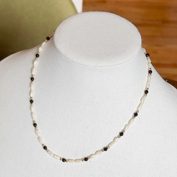 14k Yellow Gold Estate Freshwater Pearl and Black Onyx Necklace Vintage Estate - Picture 8 of 13
